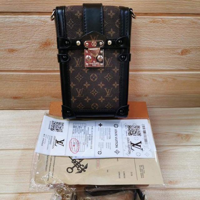 louis vuitton pochette trunk verticale
