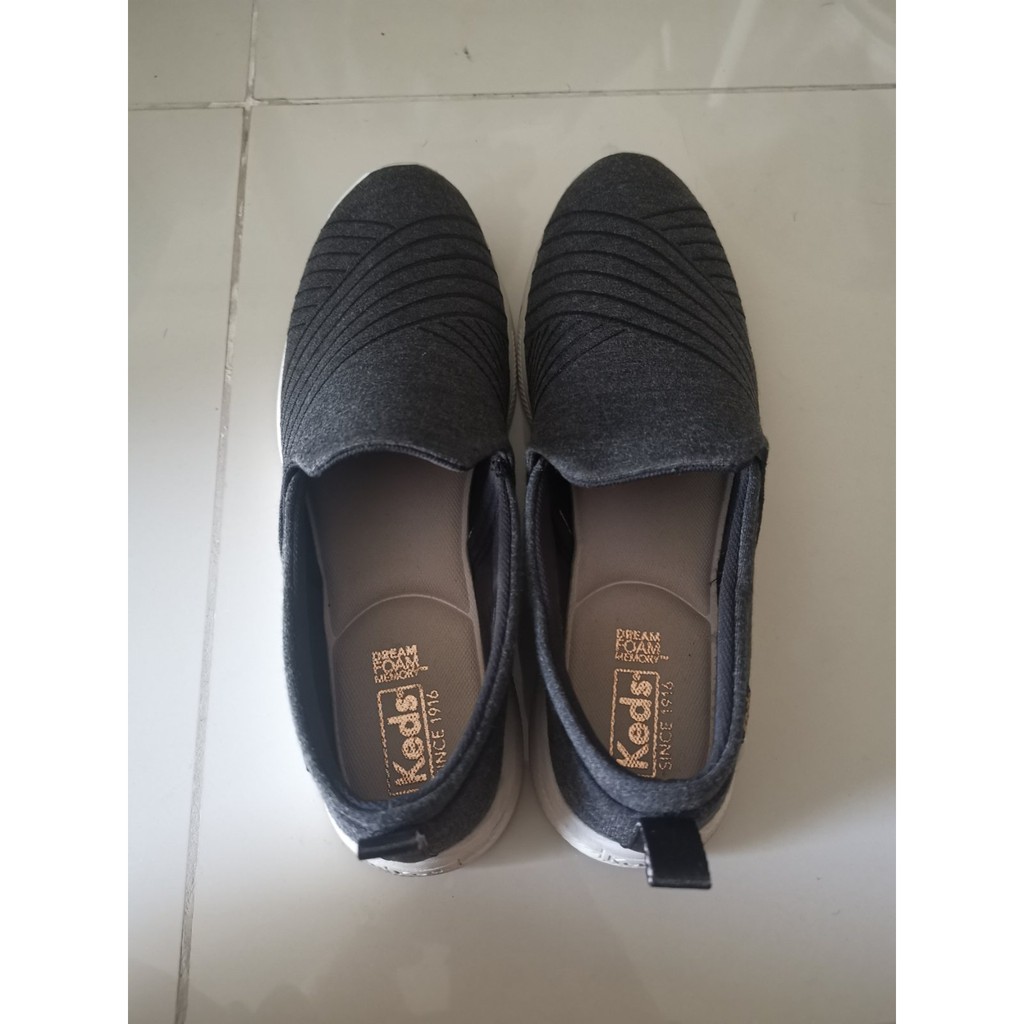 nike slippers for women price