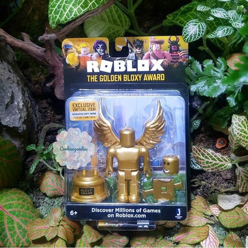 Roblox Celebrity Figure The Golden Bloxy Award Shopee Philippines - roblox toys bloxy award