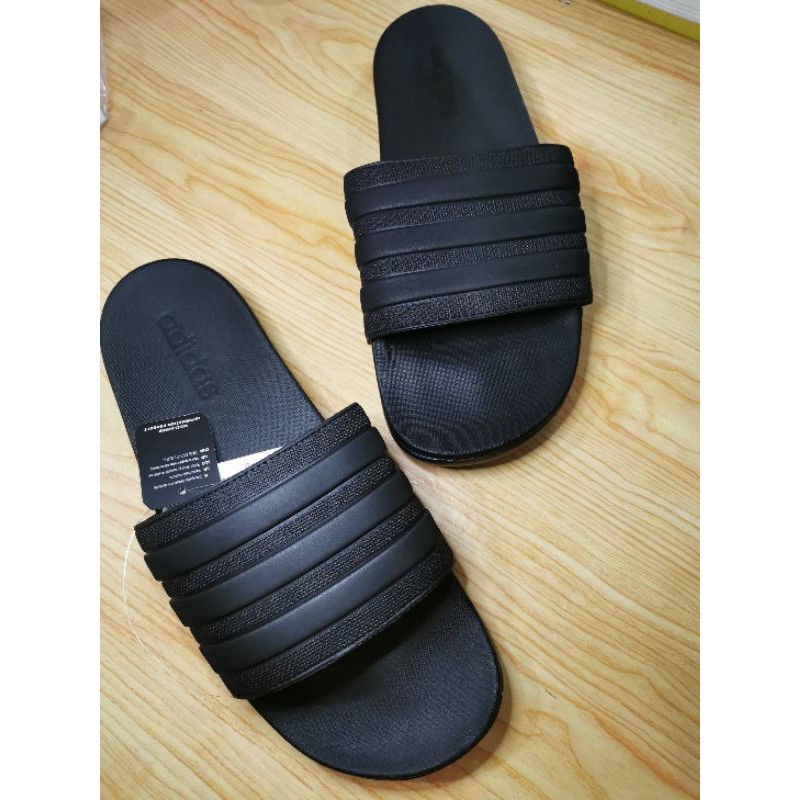 adidas adilette triple black