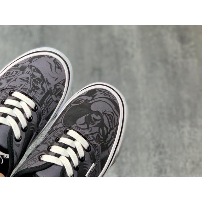 vans uncle toons mart