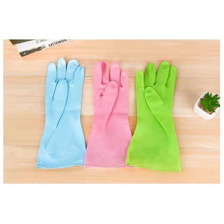 thin rubber gloves