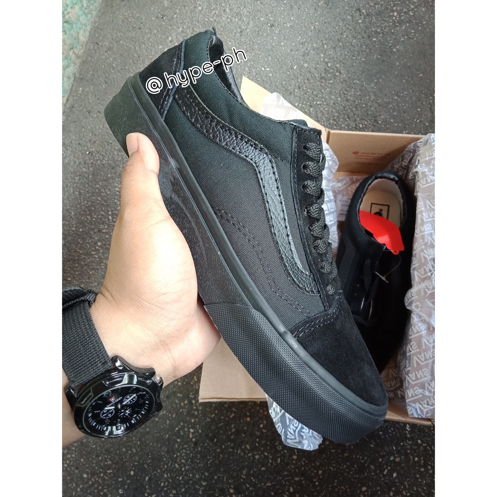 old skool vans triple black