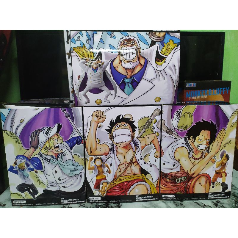 ONE PIECE MAGAZINE FIGURE SET with freebies shot glass one piece