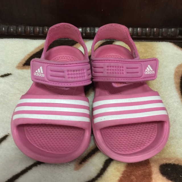 baby girl nike sandals