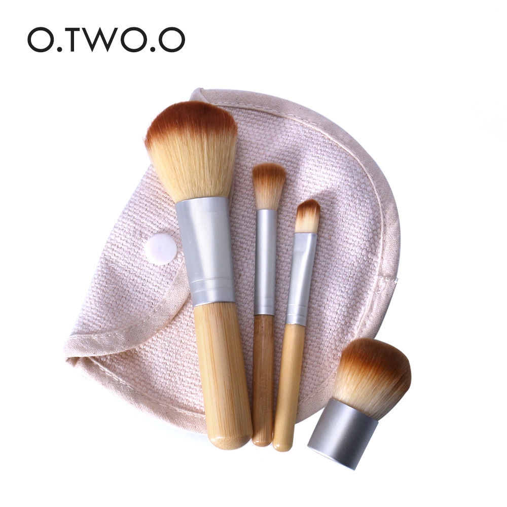 pack of eyeshadow brushes