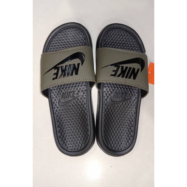 nike olive green flip flops