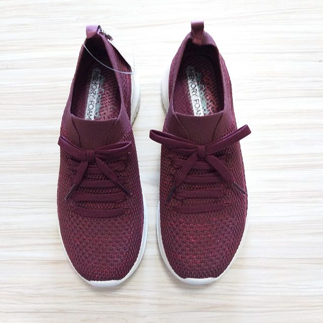 sketcher knit sneakers