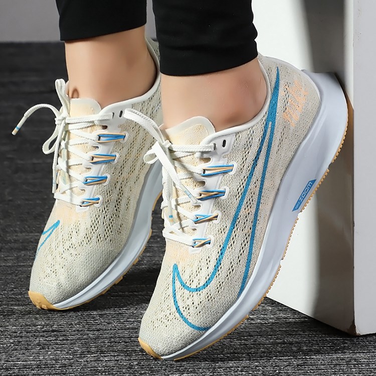 nike women's shoes trendy