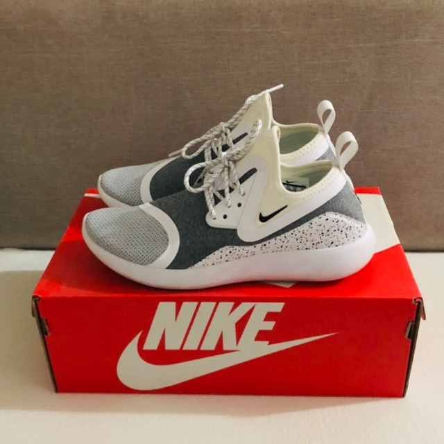 women's nike lunarcharge essential