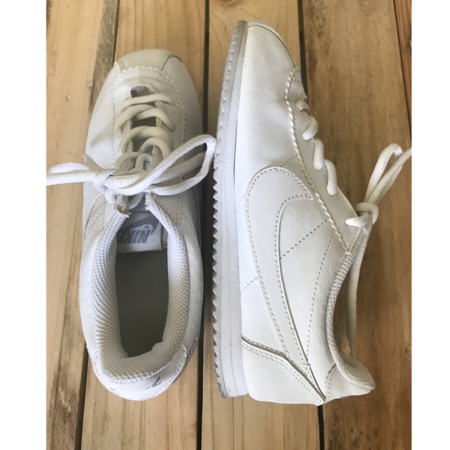 nike cortez all white on feet