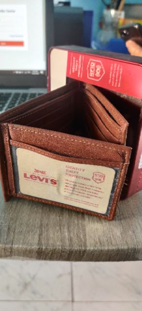 denizen levi's trifold wallet