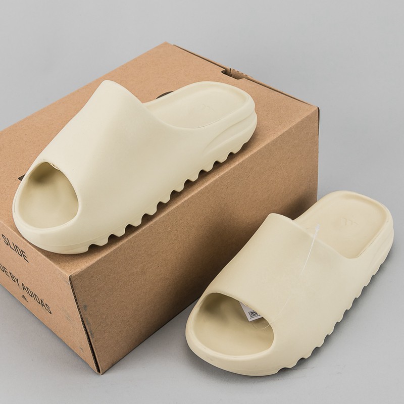Yeezy slippers Slides Bone (In Stock 