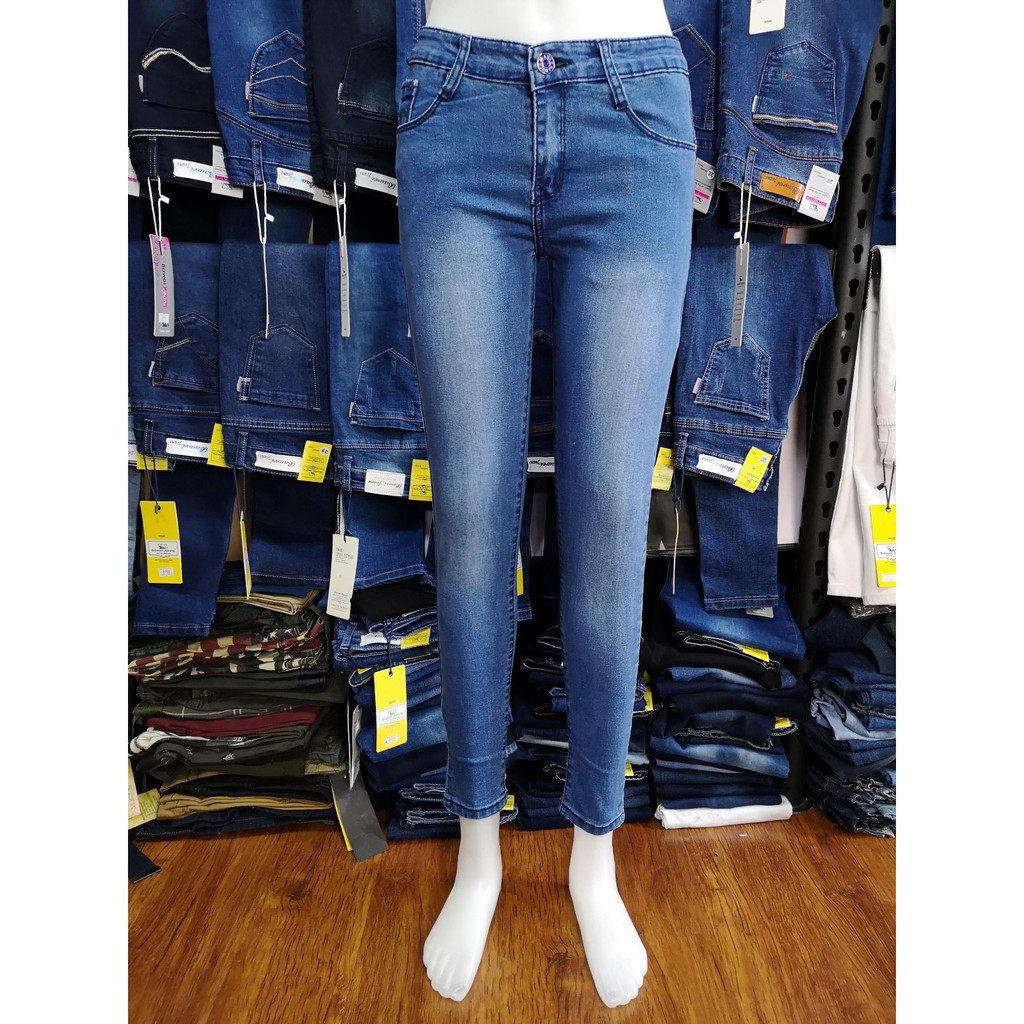 stretchable skinny jeans