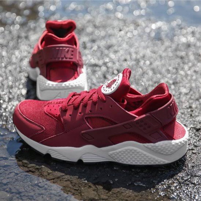 nike huarache burgundy 