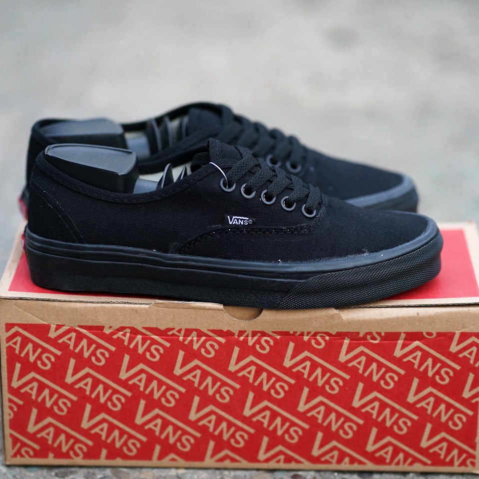 vans vault all black