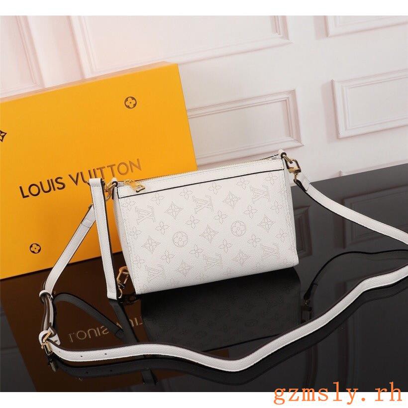 louis vuitton shoulder pouch