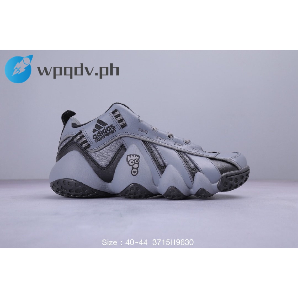 grey color sports shoes