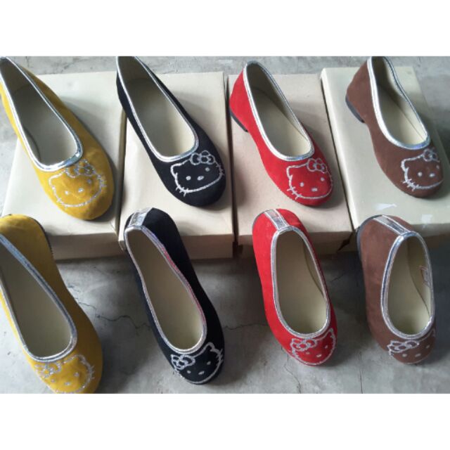 hello kitty flats