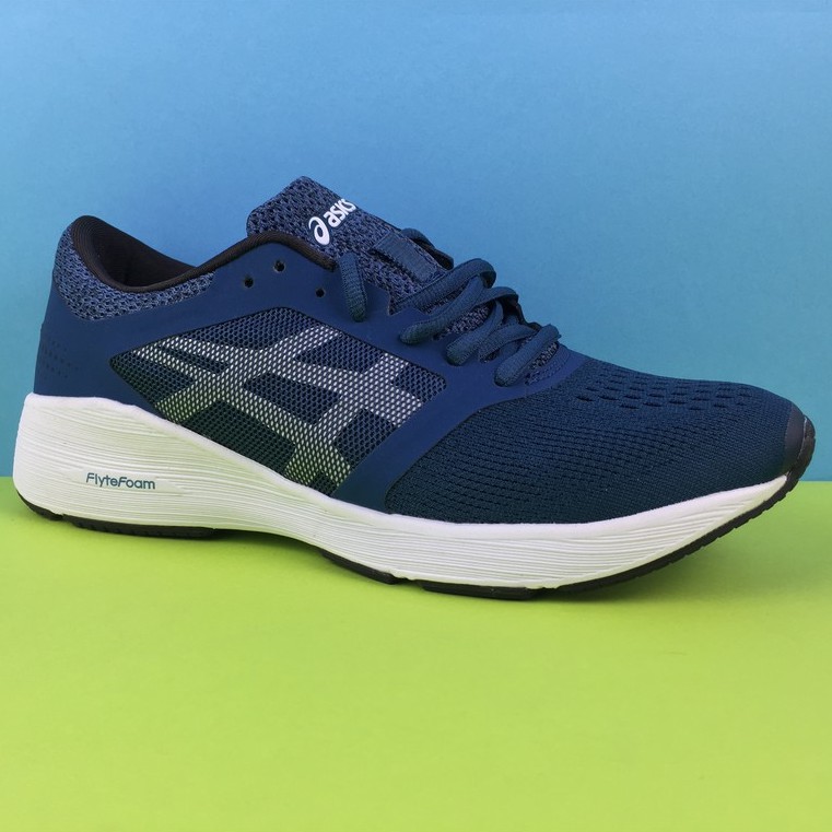 asics light running shoes