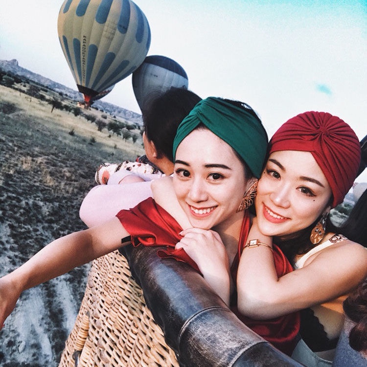 ﹍European and American big-name exotic retro pleated head cap female bohemian hippie solid color t