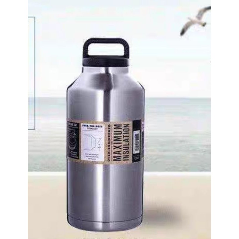 yeti 64 oz water jug
