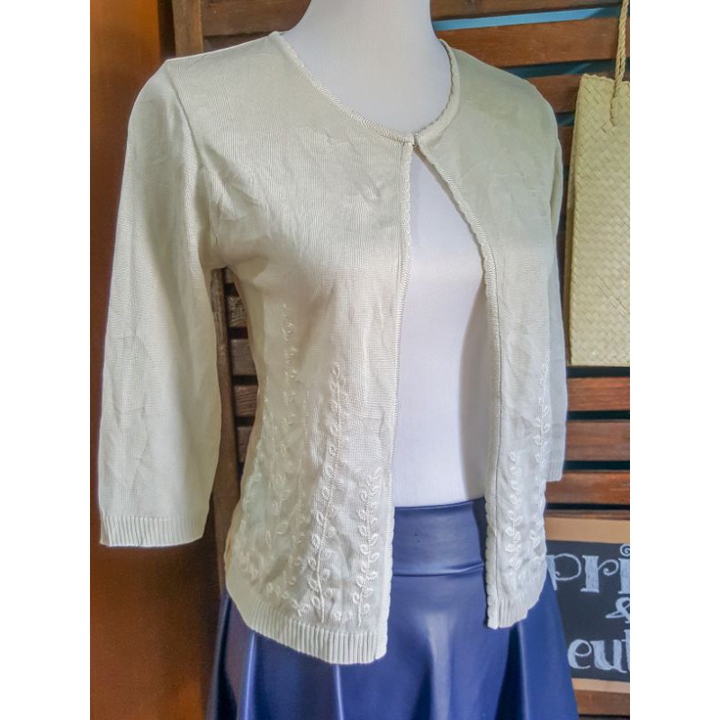 3 quarter sleeve cardigan