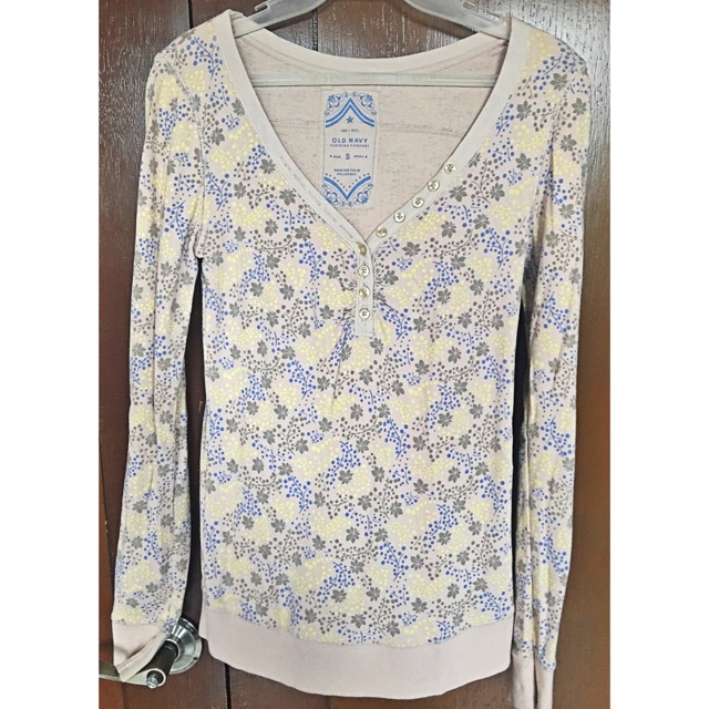 old navy floral sweatshirt