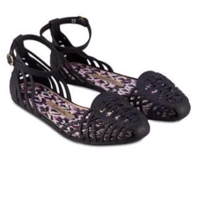 grendha slippers price