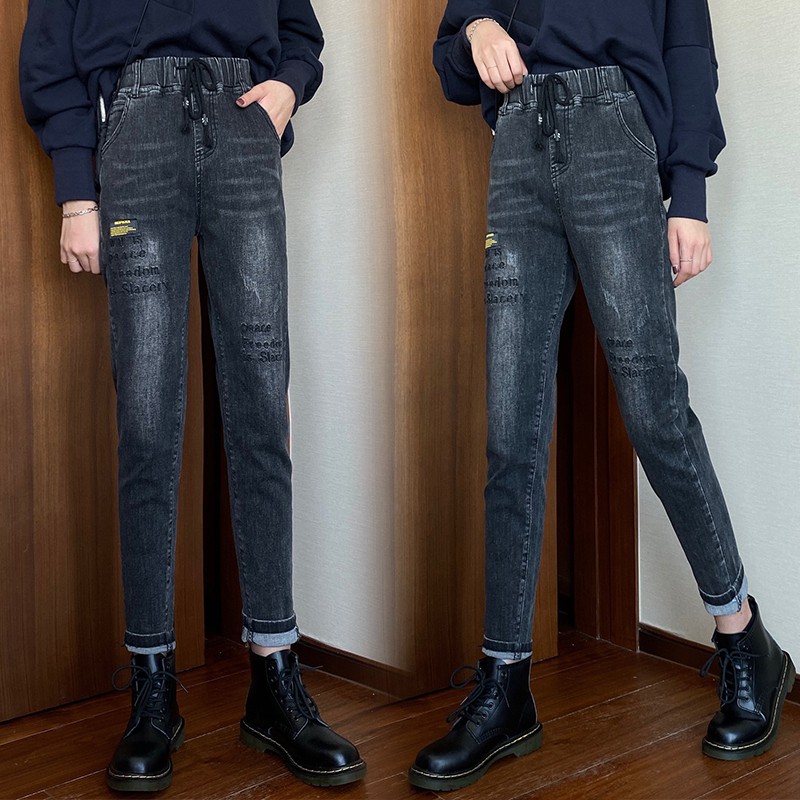 size 4 in women's jeans