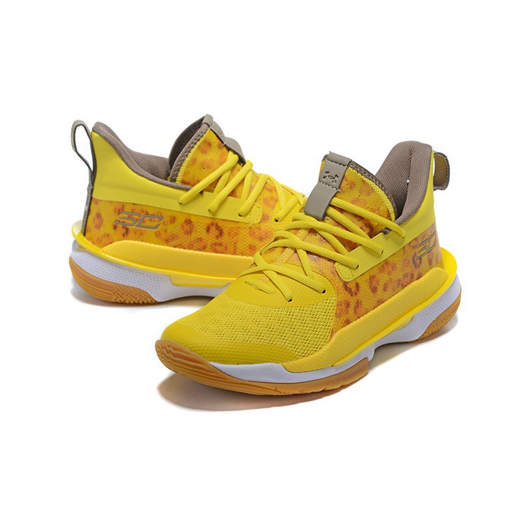 Stephen curry hot sale yellow shoes