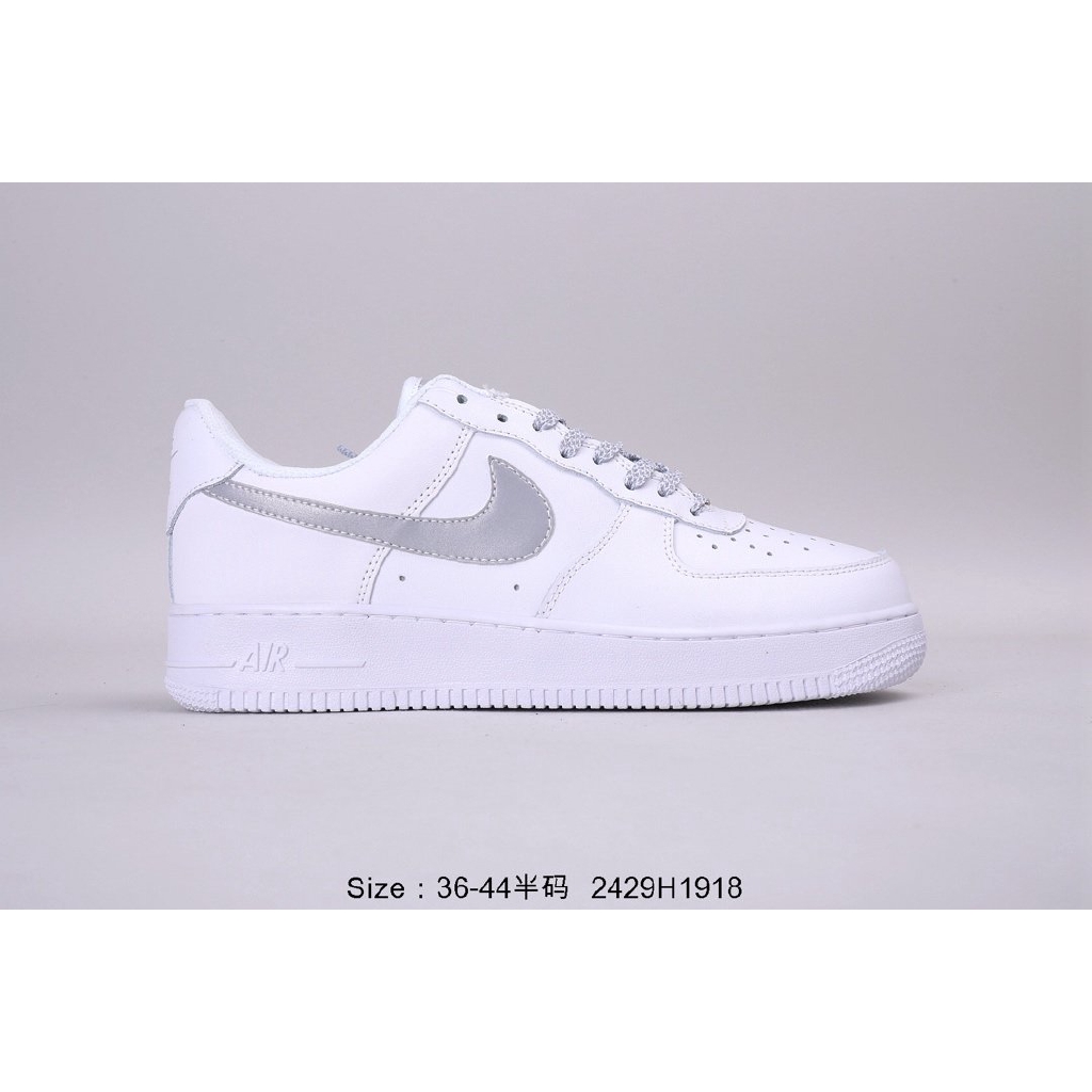 sport shoes white color