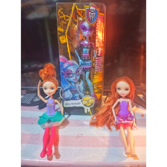 selling monster high dolls