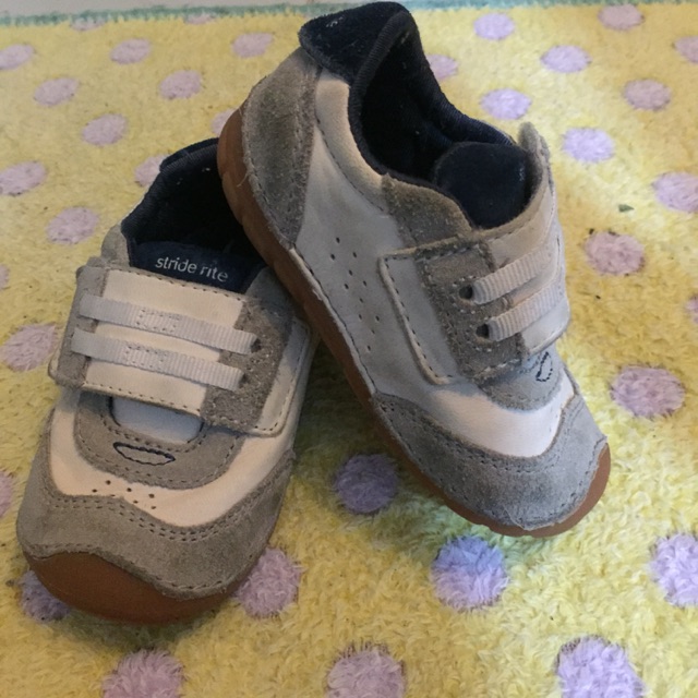 stride rite baby walking shoes