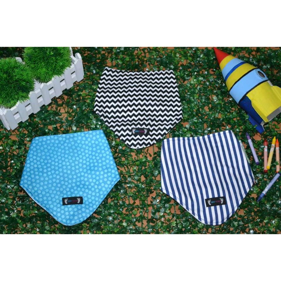 tiny baby bibs