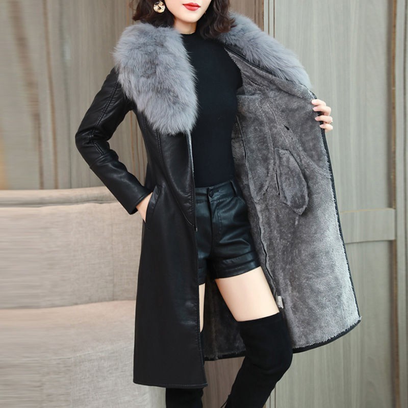 gray fur collar