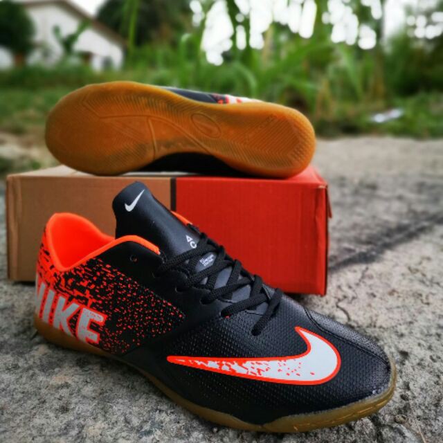 nike futsal black