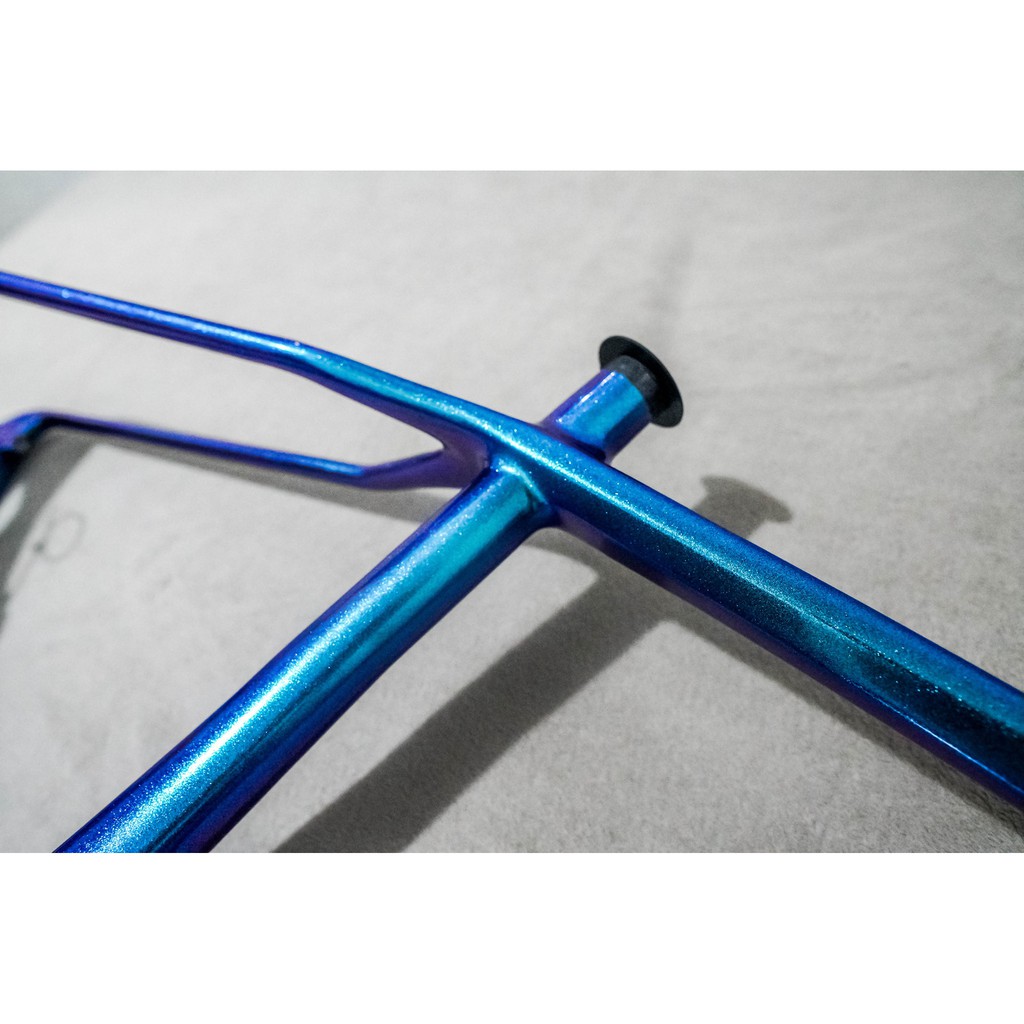 devel carbon frame