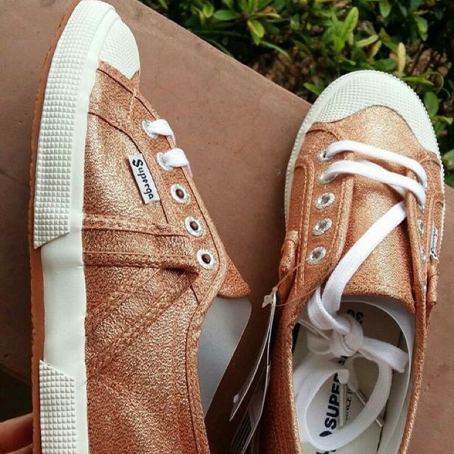 superga size 37