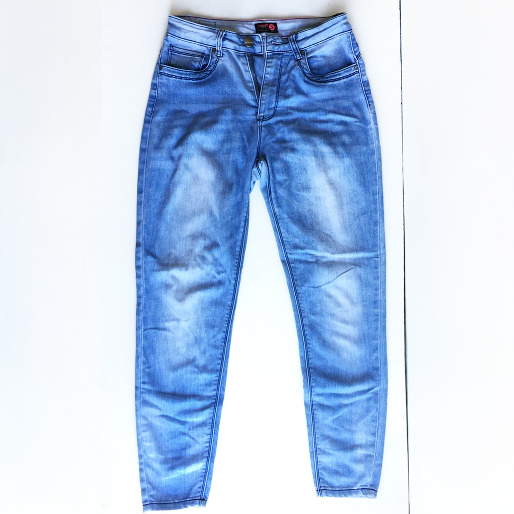 28 pants size women's
