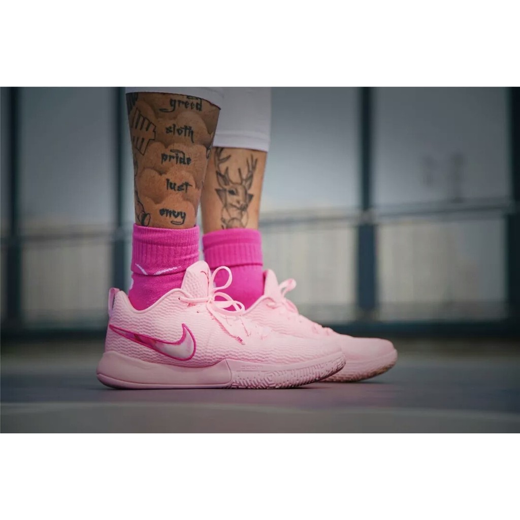 nike shoes color pink