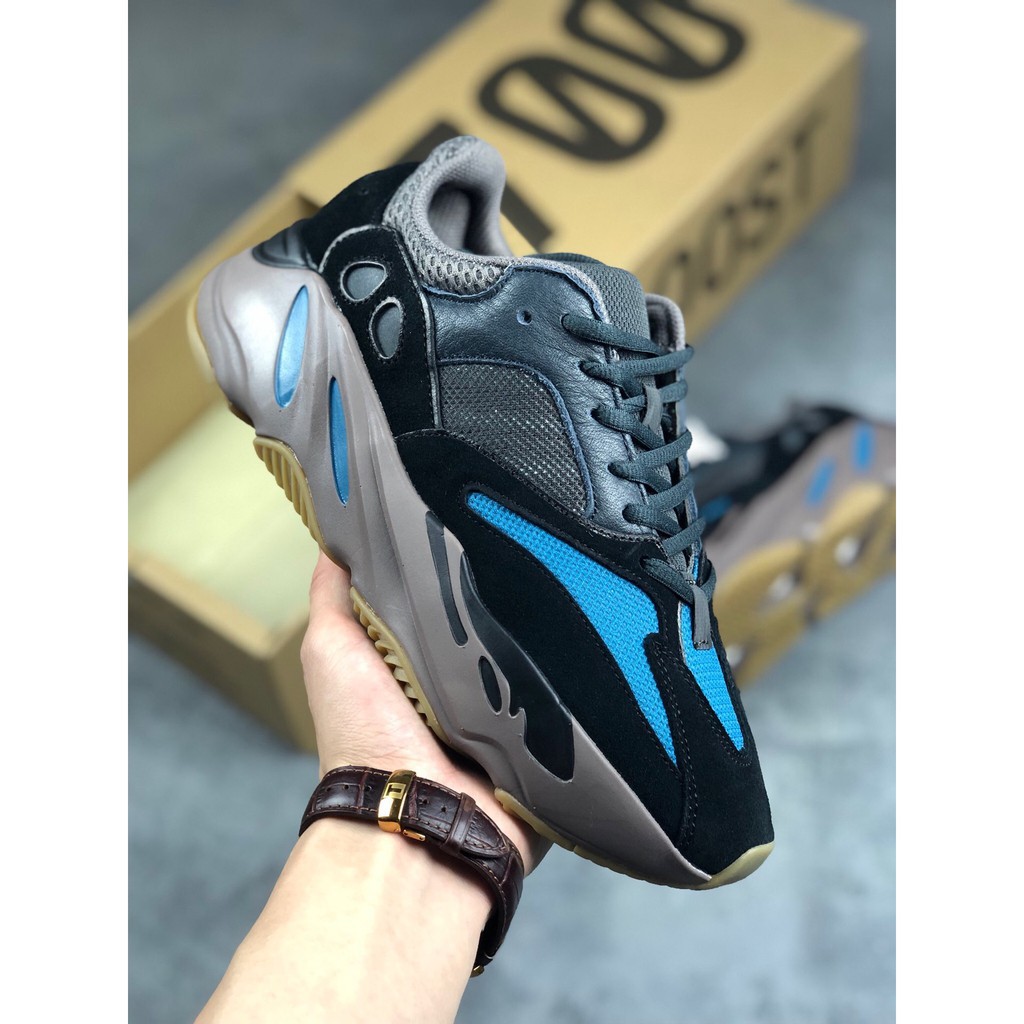 yeezy 700 classic