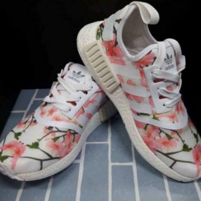floral nmd