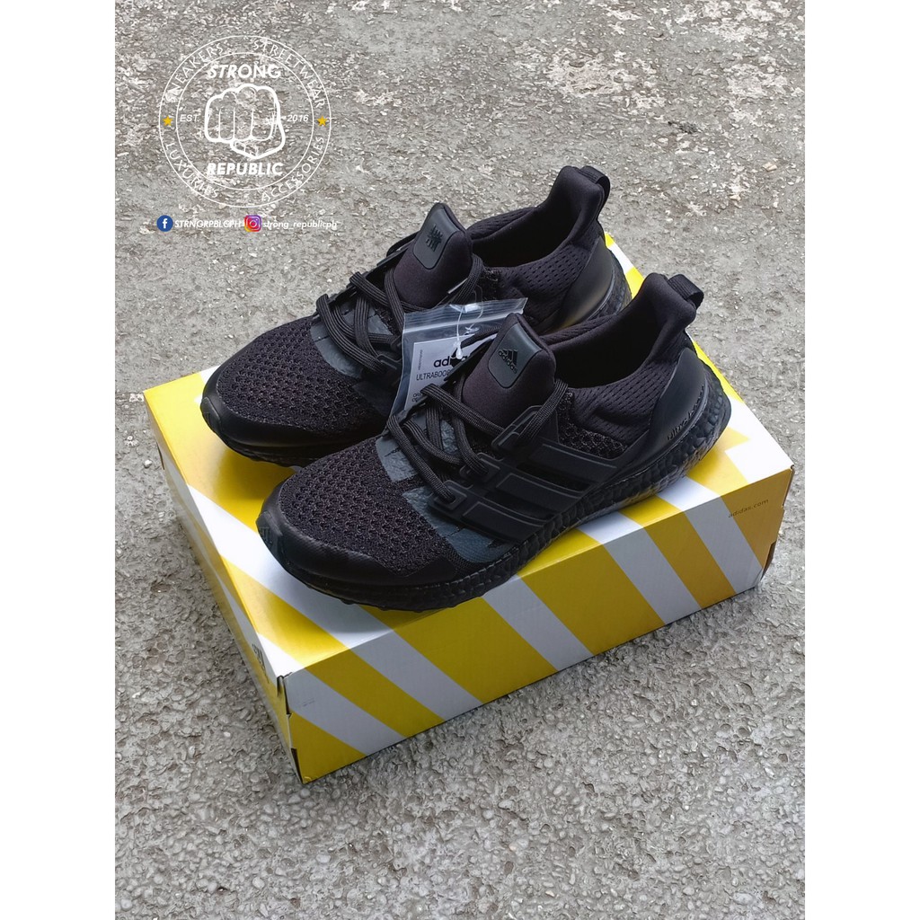 adidas ultra boost blackout