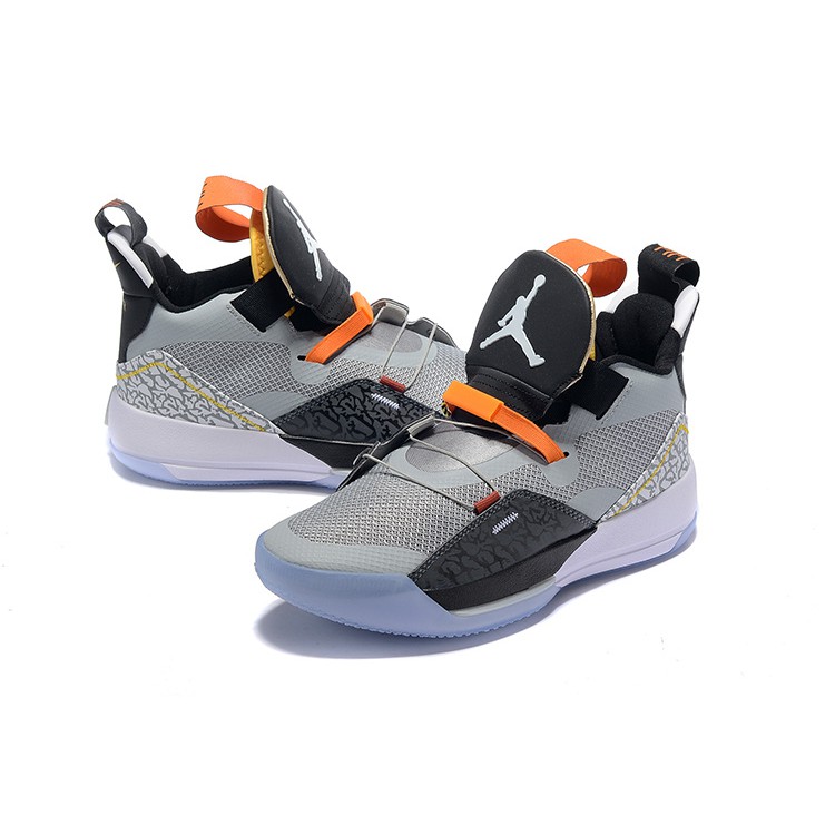 aj33