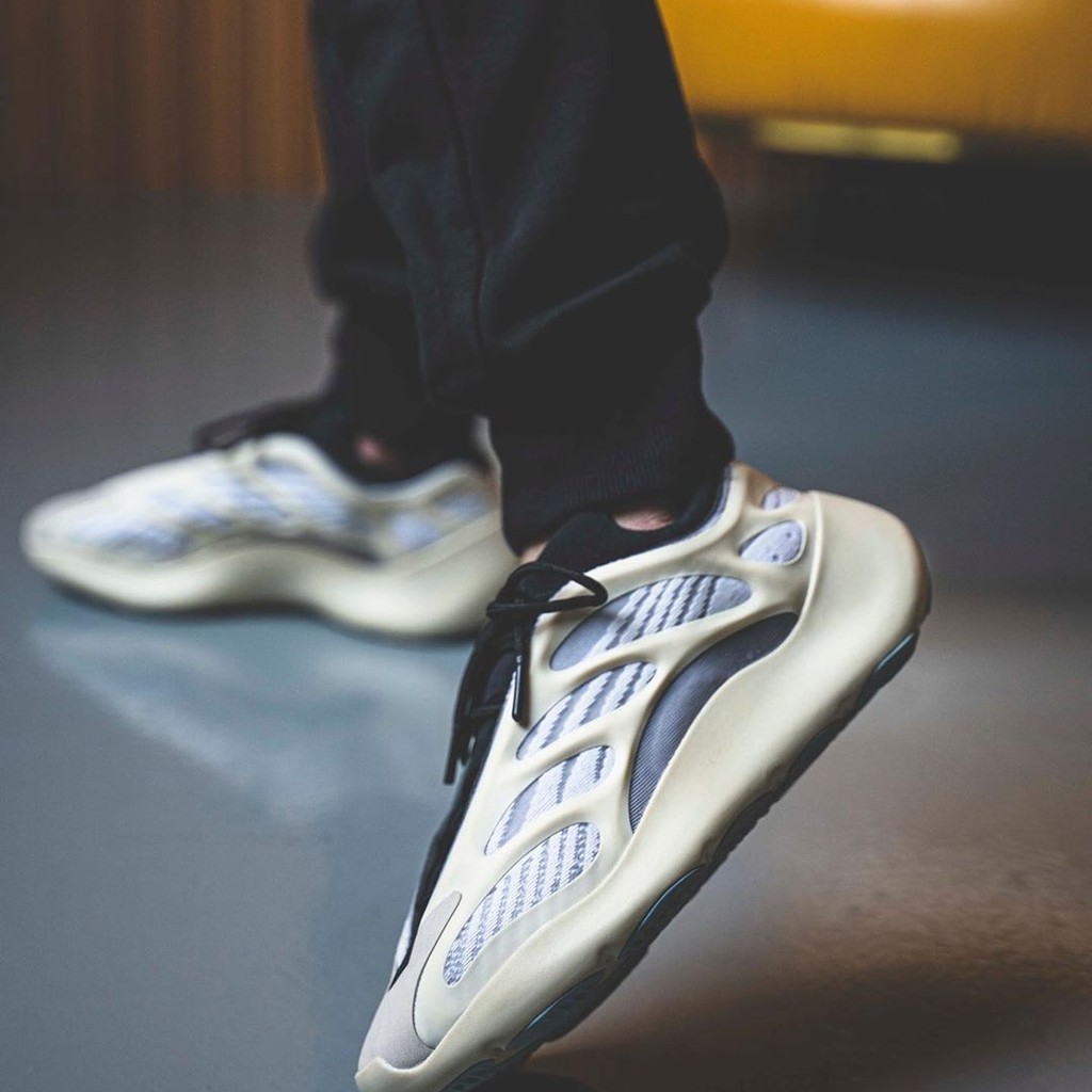 yeezy 700 at night