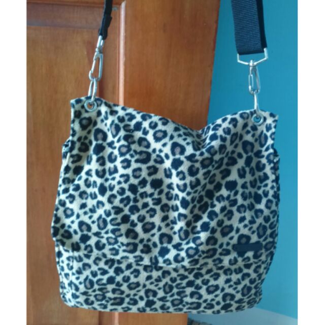 old navy sling bag