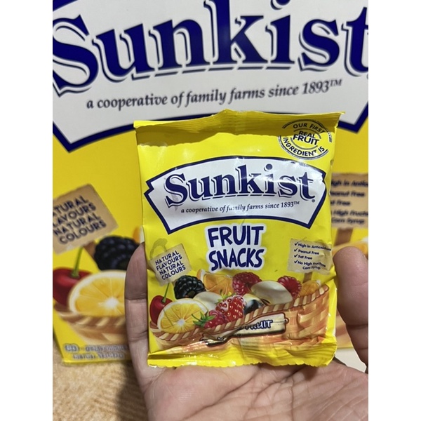 Sunkist Fruit Snacks in Mixed Fruits Flavor 23g Shopee Philippines