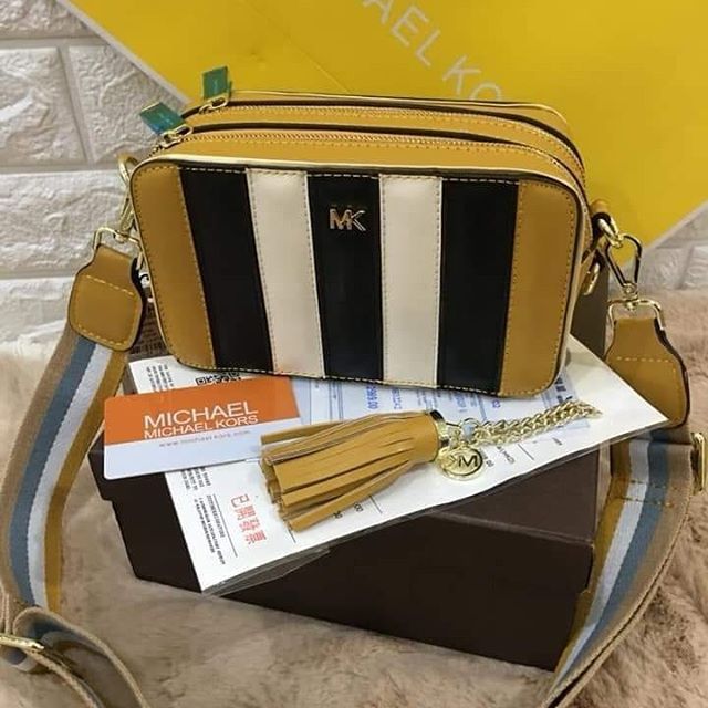 michael kors camera bag price