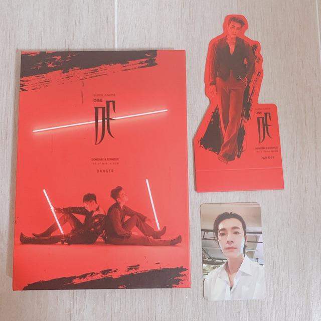 Super Junior D&E CD+Photobook+1Photocard+1Standing Photocard+Folded Poster+Double Side Extra Photocards Set Danger 3rd Mini Album RED ver. 